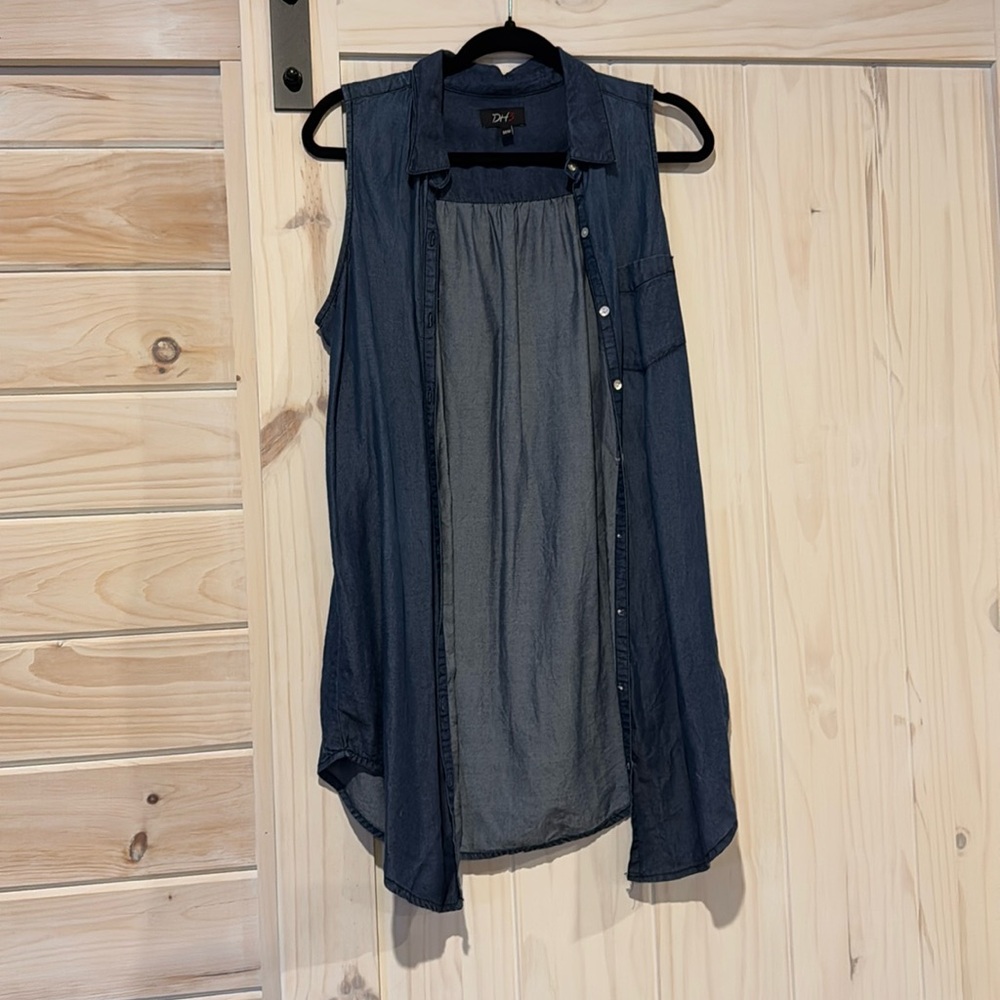 Sleeveless jean button down